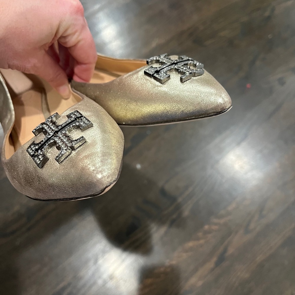 Tory Burch Metallic Gold Pointed Toe Logo Flats - Picture 4 of 9